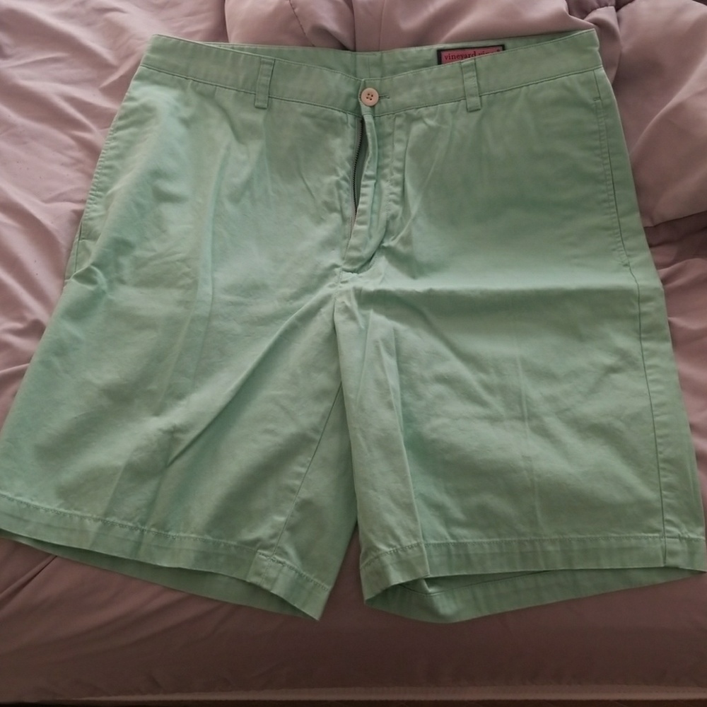 Vineyard Vines short